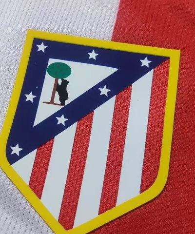 Atletico Madrid 2016-17 Home Kit - club crest badge