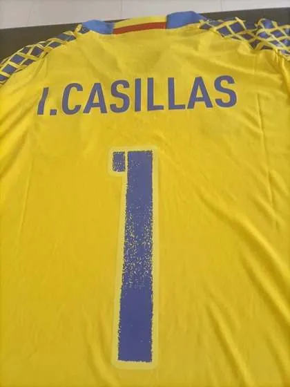 Spain jersey back closeup - I.Casillas 1