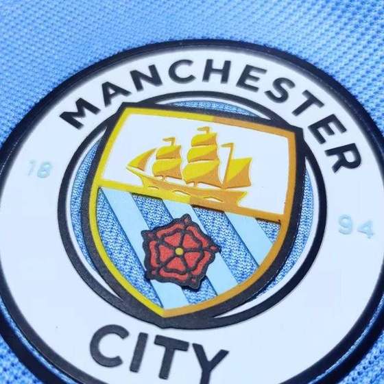 Manchester City 2016-17 Home Kit - club crest badge