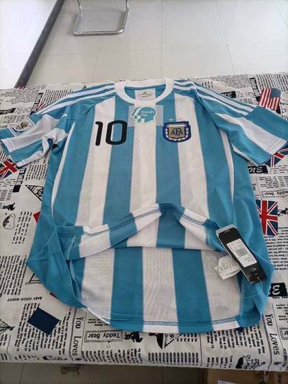 Argentina 2010 Home Jersey - Messi 10 full front