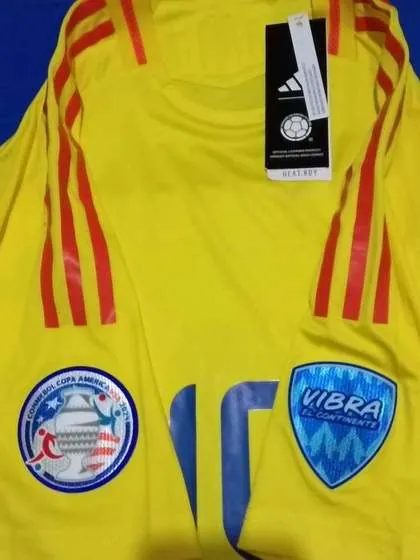 Colombia jersey Copa America and Vibra El Continente patches