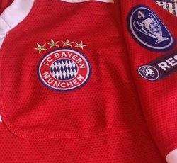 Bayern Munich 2009-10 Home Kit - crest badge