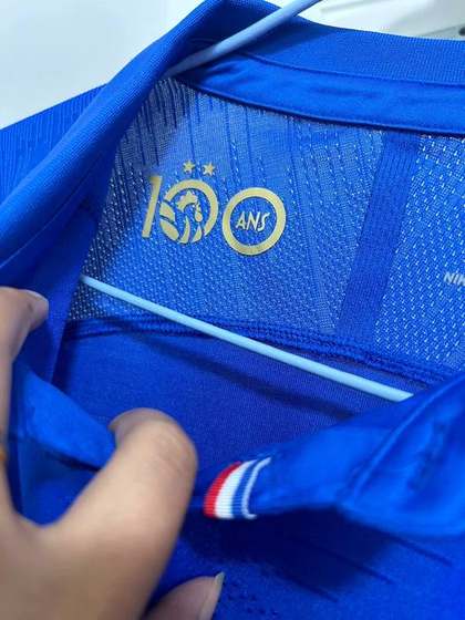 France 100th Anniversary Kit collar 100 ans detail