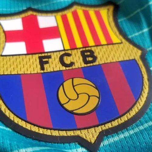 Barcelona 2016-17 Away Kit - FCB crest badge