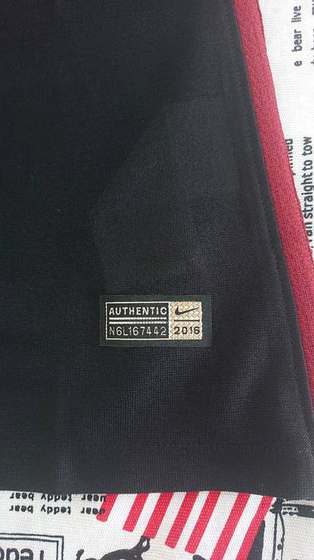 Manchester City jersey Nike Authentic 2016 tag detail